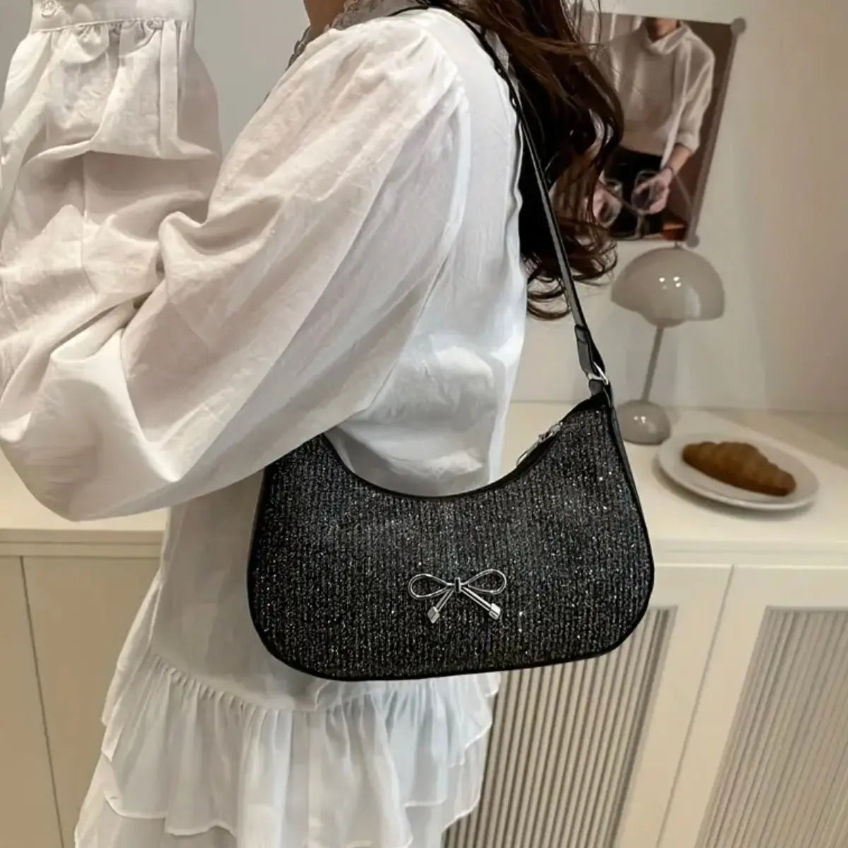 Edge-Elegance Ribboned Collective