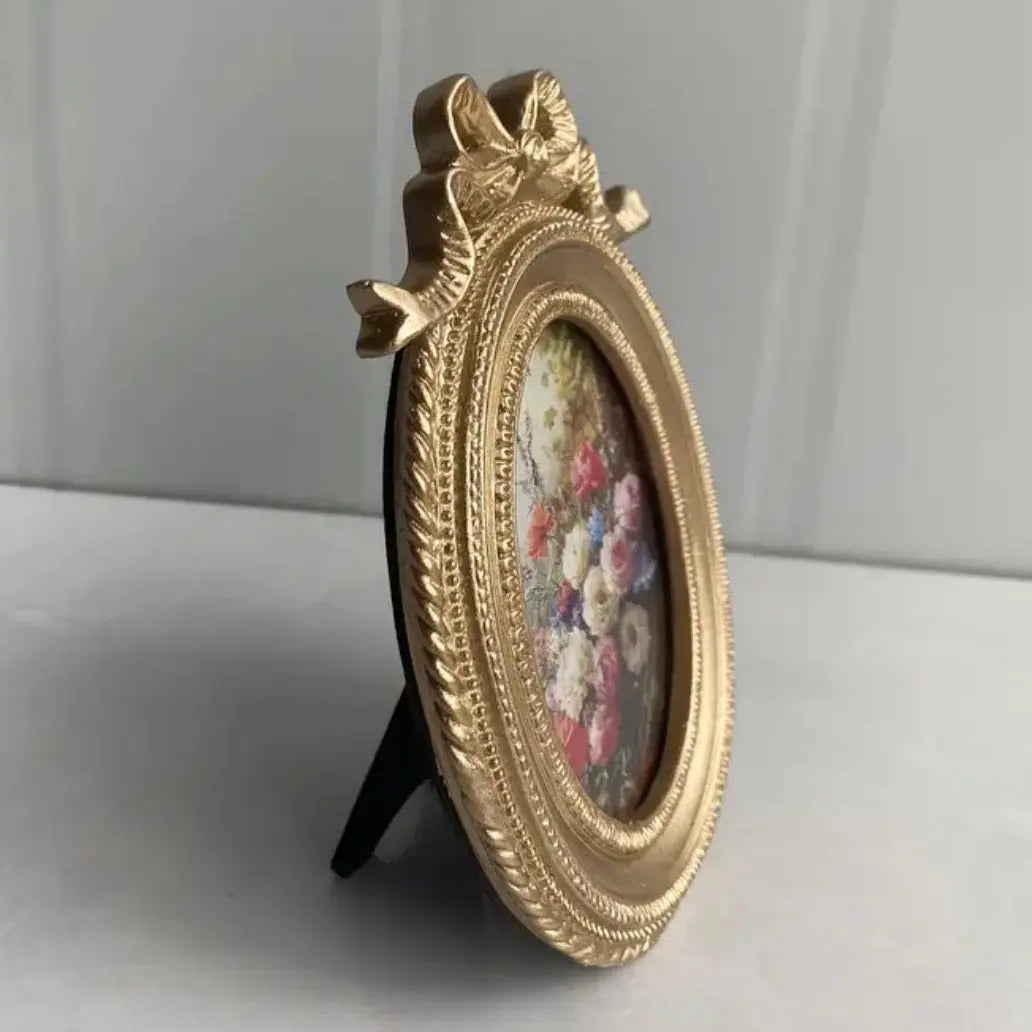 Vintage Bow Keepsake Frame - Oval Ribboned Collective