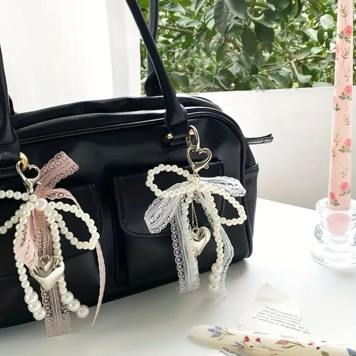 Romantic Bow Keycharm - Silk.