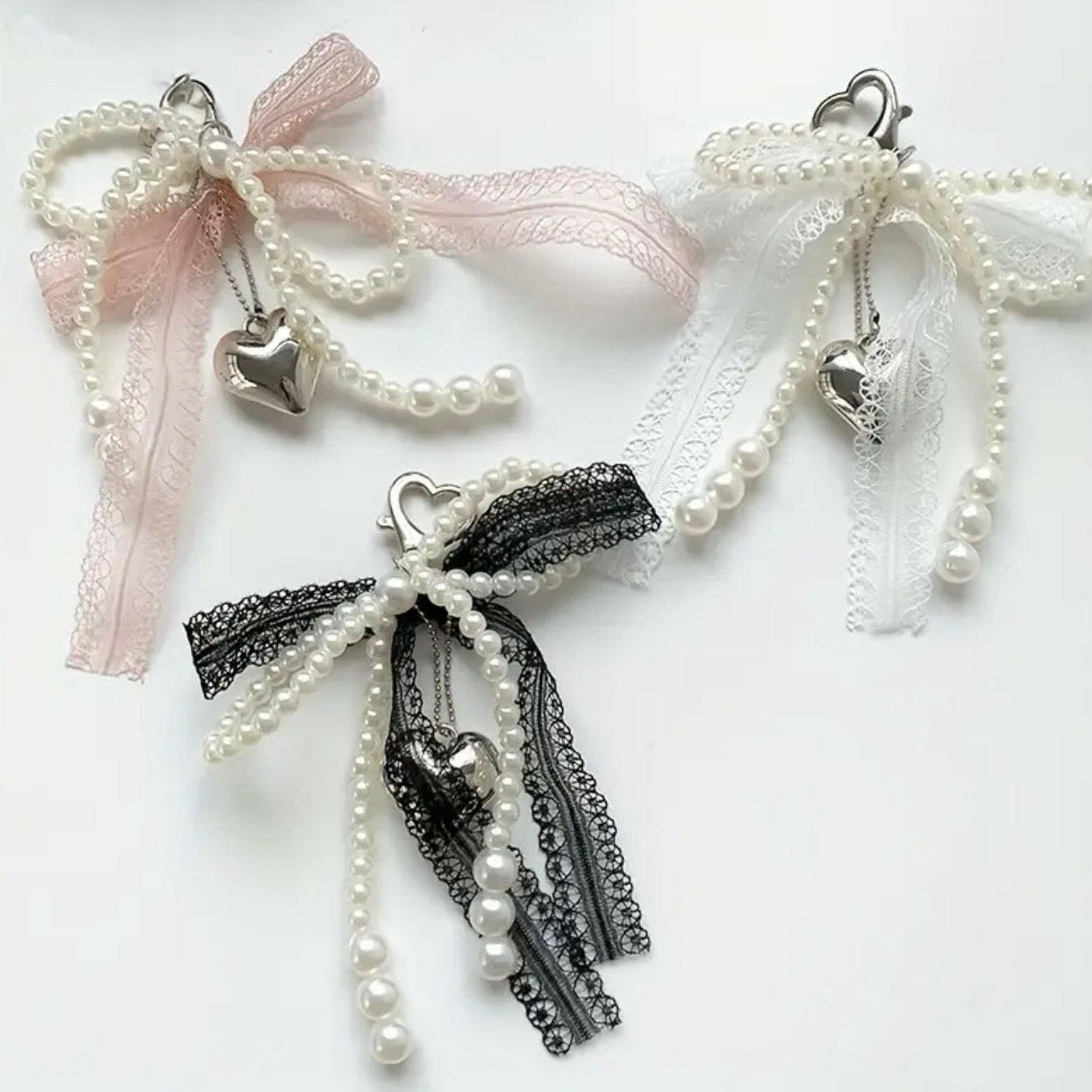 Romantic Bow Keycharm - Silk.