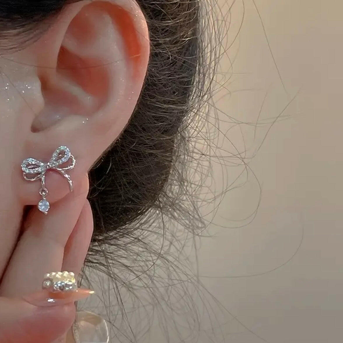 Grace Bow Earrings - Silver.