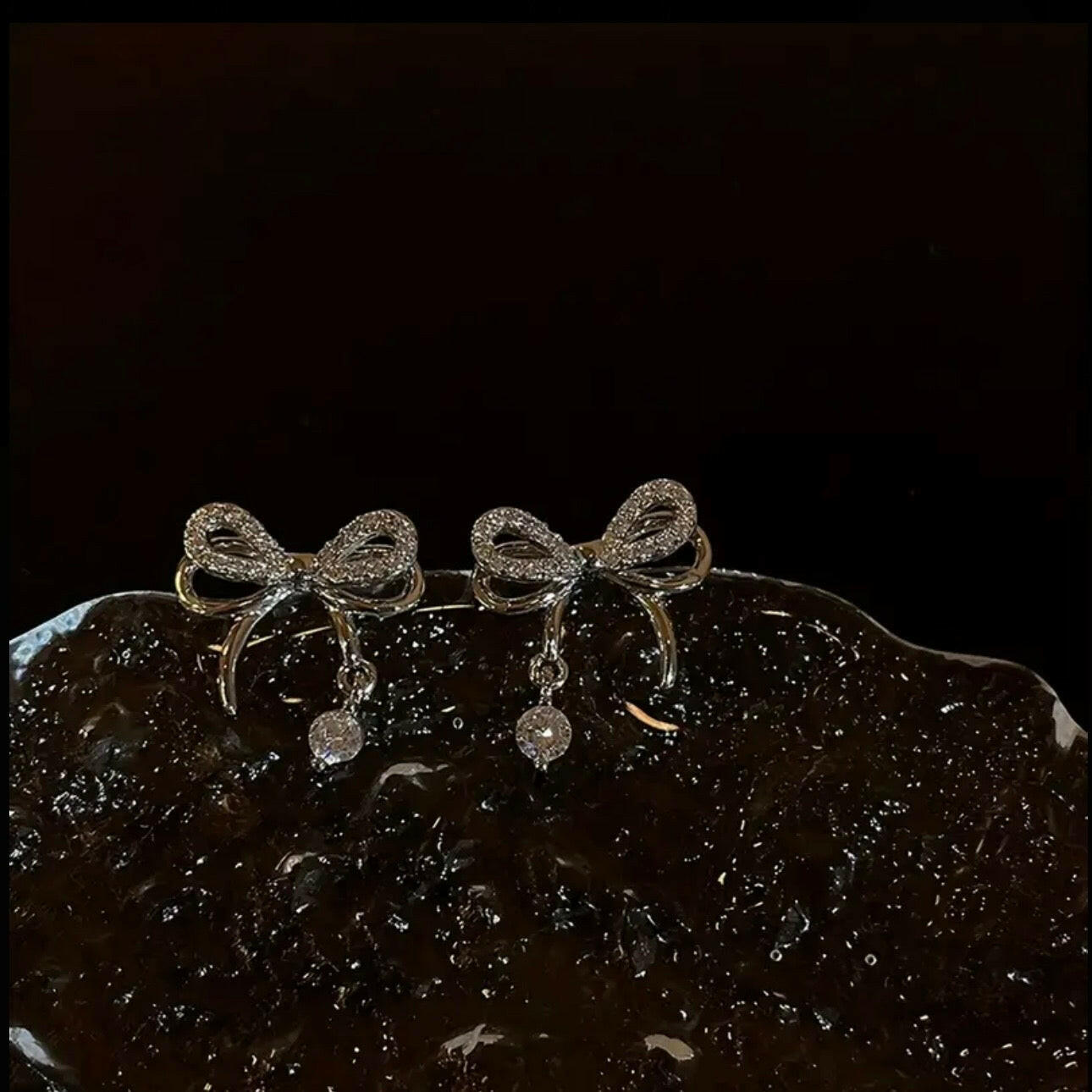 Grace Bow Earrings - Silver.