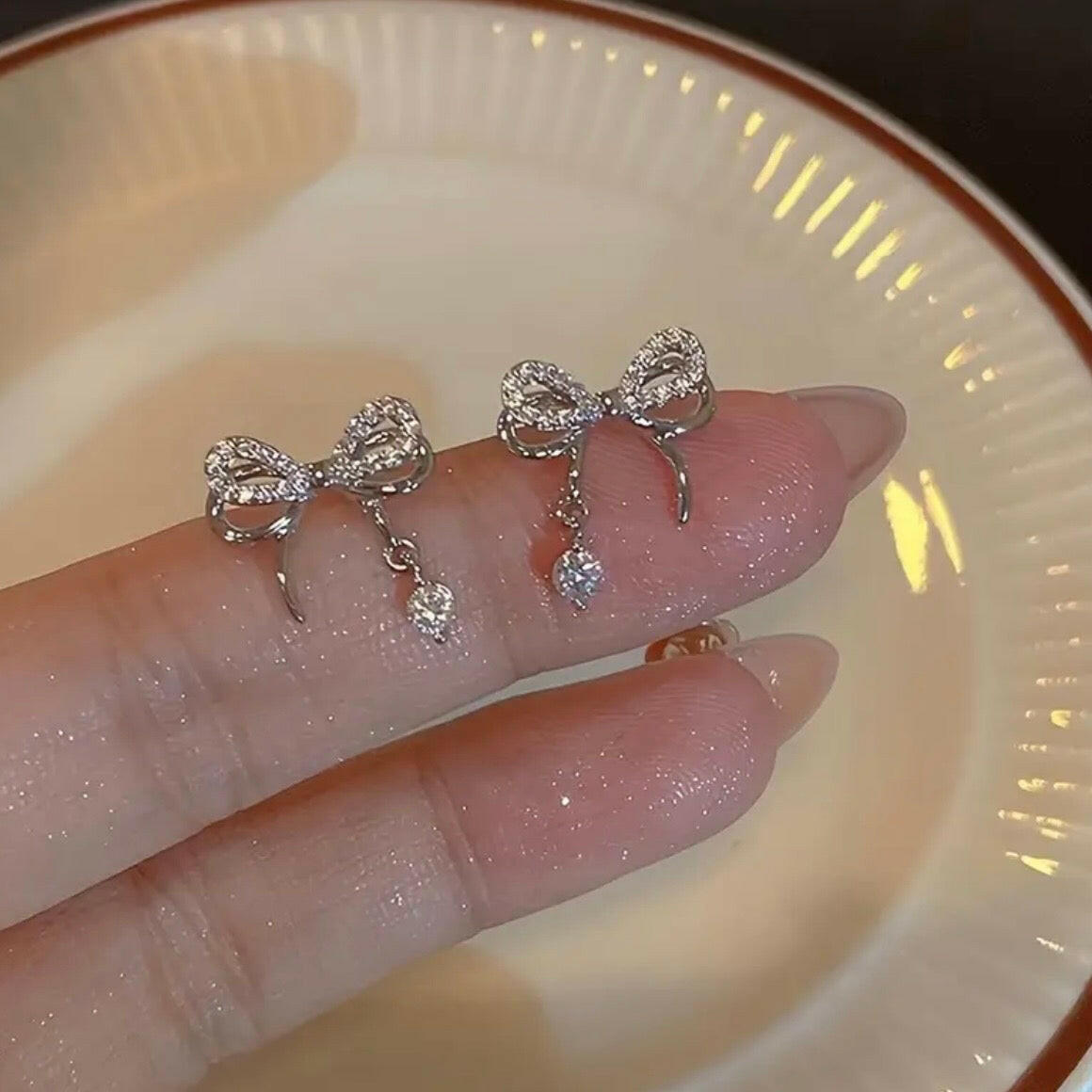 Grace Bow Earrings - Silver.