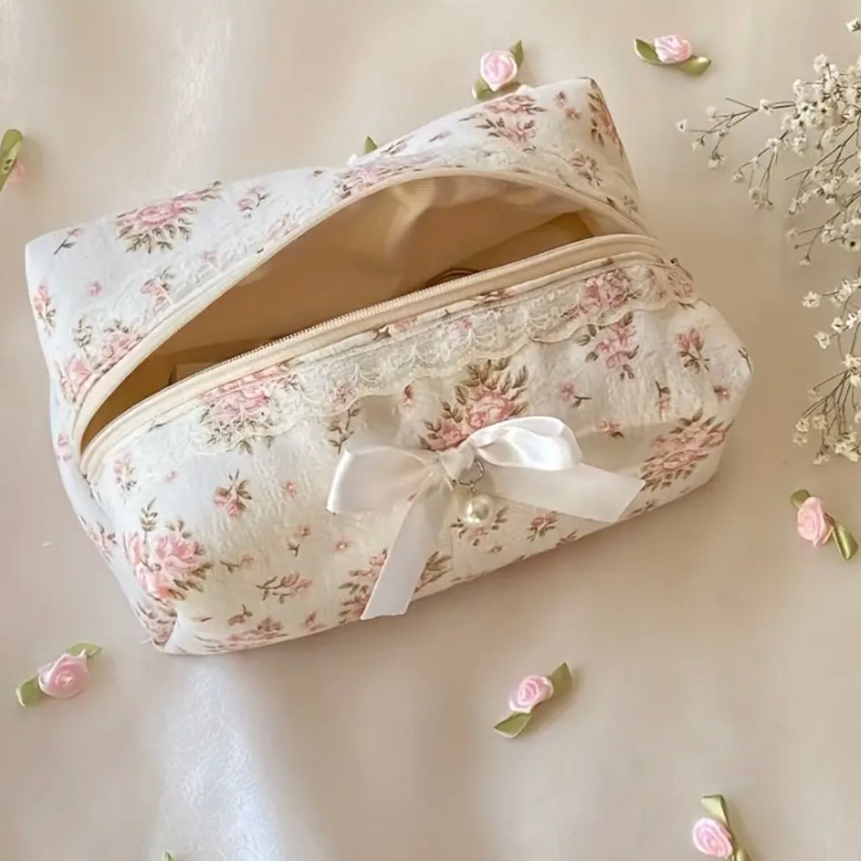 Lace Pearl Charm Cosmetic Bag — Classic.