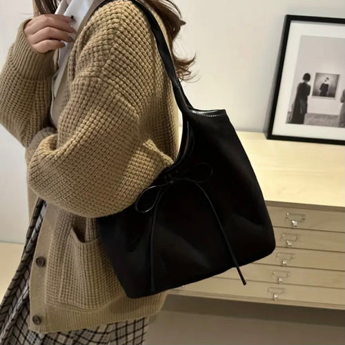Amara Charcoal Bow Bag